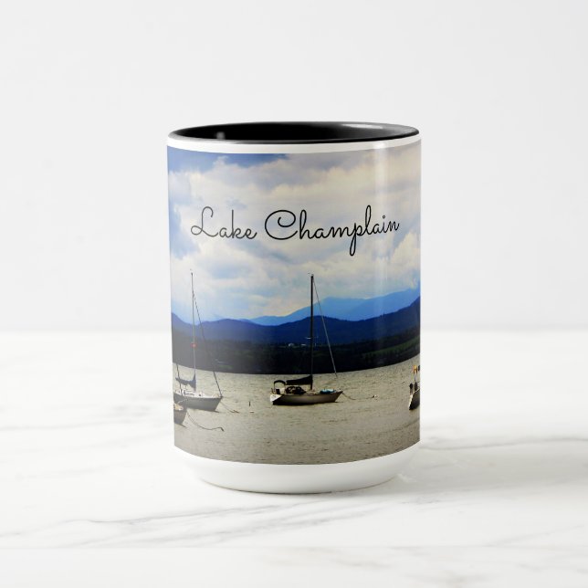 Taza Anclado en el lago Champlain (Centro)