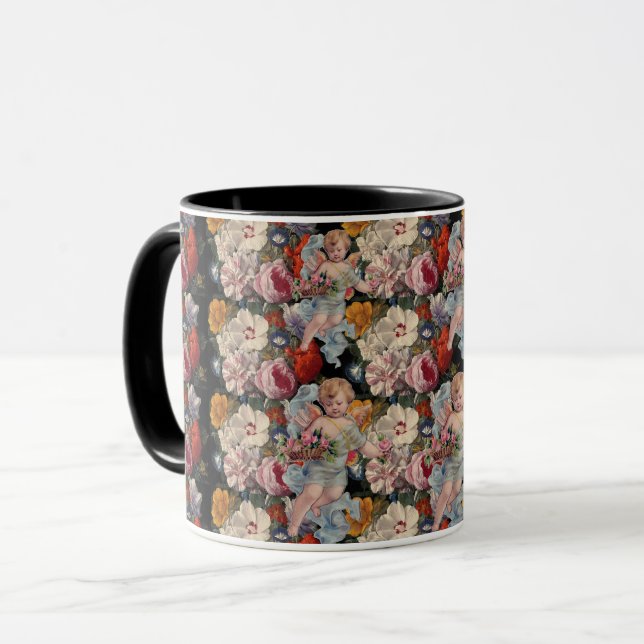 TAZA ÁNGEL ROMÁNTICO RECOLECTANDO ROSAS Y FLORES ROSADA (Anverso izquierdo)