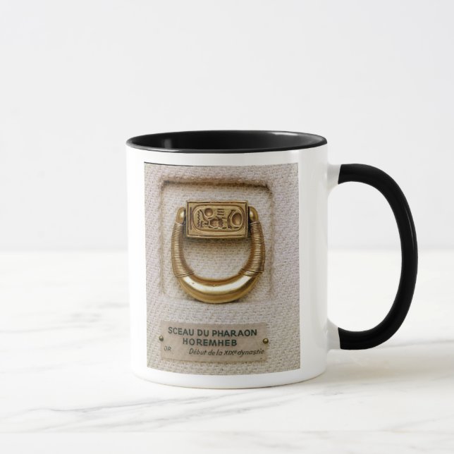 Taza Anillo con el sello de general Horemheb (Derecha)