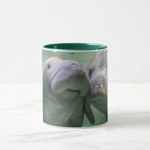 Taza Animales de bebé más afectados   Dos Manatíes