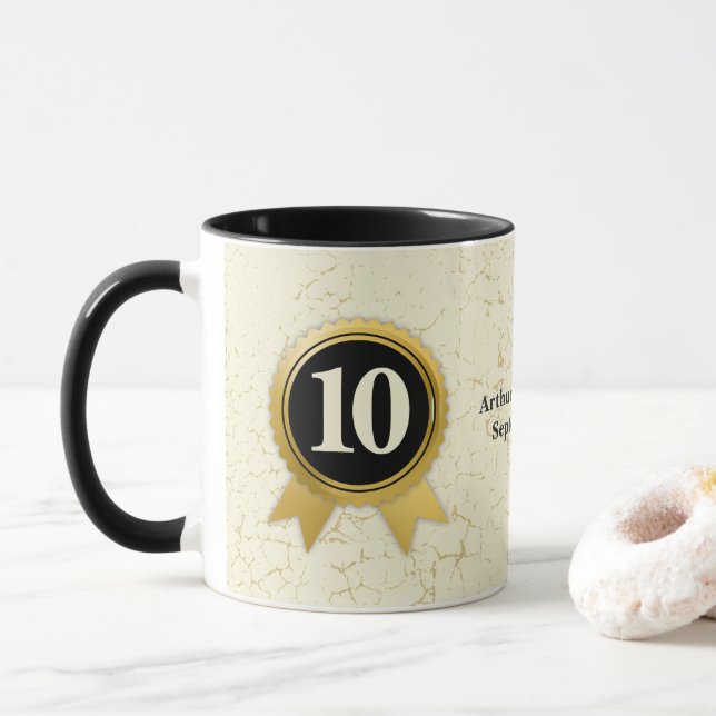Taza aniversario de la longevidad del hito en el person (Con donut)