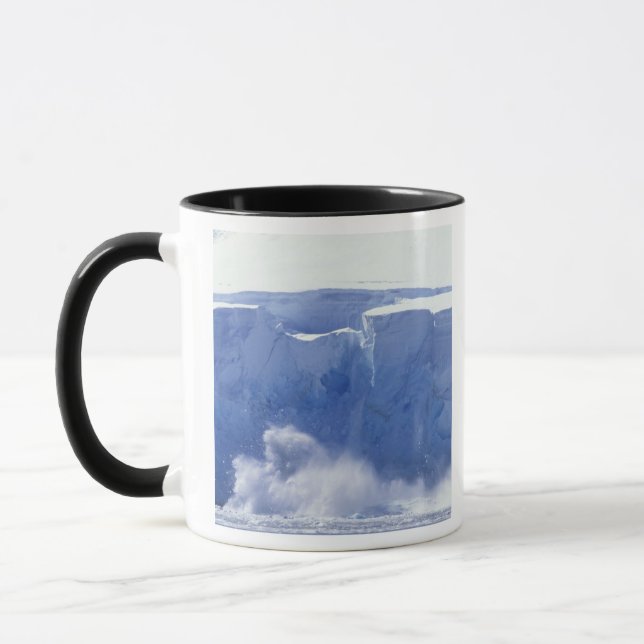 Taza Antártida, Bahía Paradise, Formas de olas masivas (Izquierda)