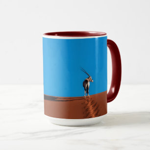 Taza Antílope del Oryx en el desierto de Namib