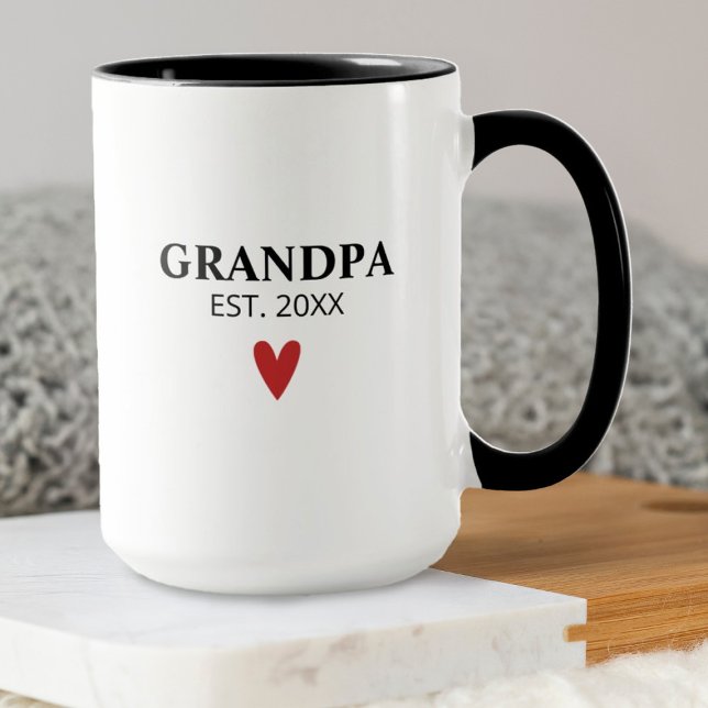 Taza Anuncio de nacimiento del abuelo blanco negro (A simple grandpa birth announcement mug)
