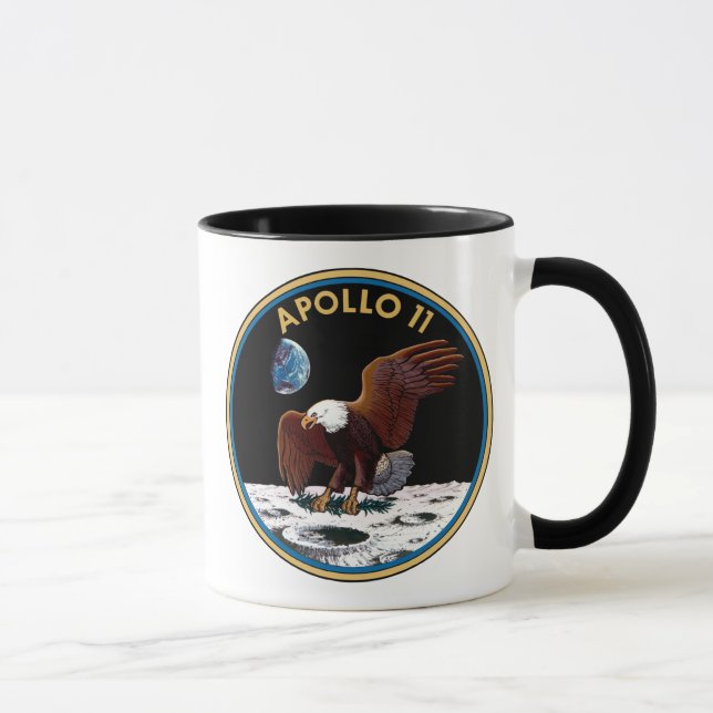 Taza Apolo 11 de la NASA Moon Landing Lunar Patch Insig (Derecha)