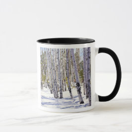 Taza Árboles ápicos en el bosque