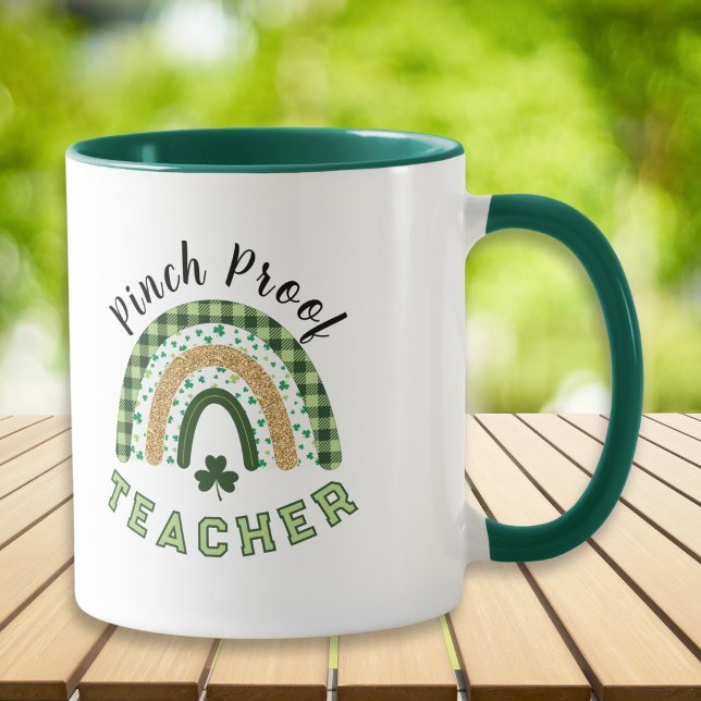 Taza Arcoíris Verde Pinch Proof Profesor Día de San Pat (Subido por el creador)