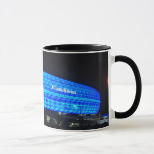Taza Arena en la noche, Munich de Allianz