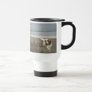 Taza arrogante del perro de aguas de rey Charles