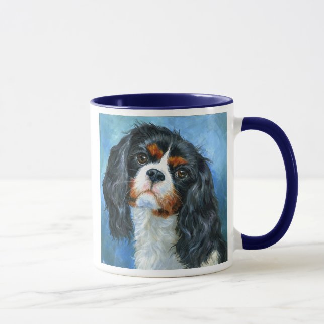 Taza arrogante del perro de aguas de rey Charles (Derecha)