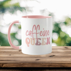 Taza arte de palabras de Reina de cafeína lindo