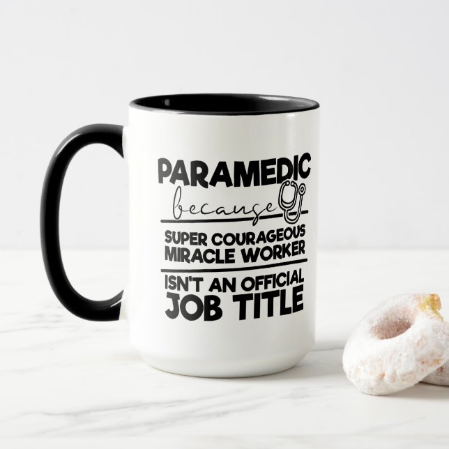 Taza arte de palabras paramédico fresco añadir monogram (Con donut)