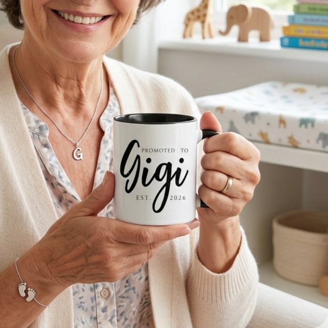Taza Ascendido a Gigi Elegante EST Año Script (Subido por el creador)