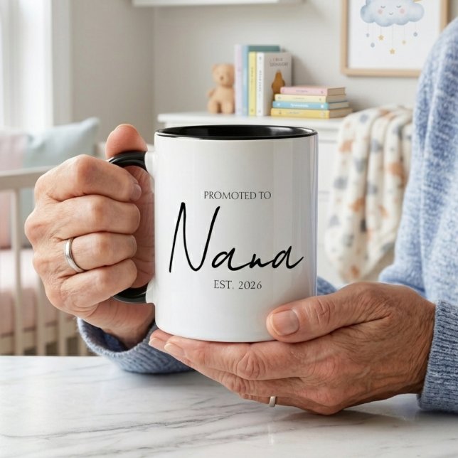 Taza Ascendido a Nana Elegante EST Año Script (Subido por el creador)