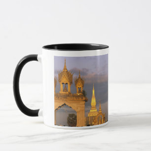 Taza Asia, Laos, Vientiane. Templo de That Luang.