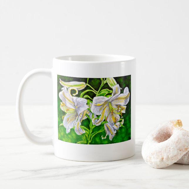 Taza asiática blanca de los lirios (Con donut)