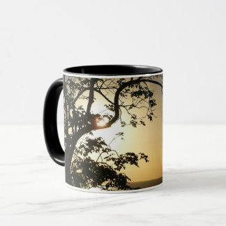 Taza Atardecer a través de árboles II Fotografía tropic