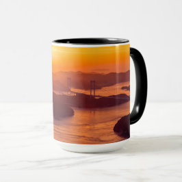 Taza Atardecer de niebla en el puente Kurushima Kaikyo