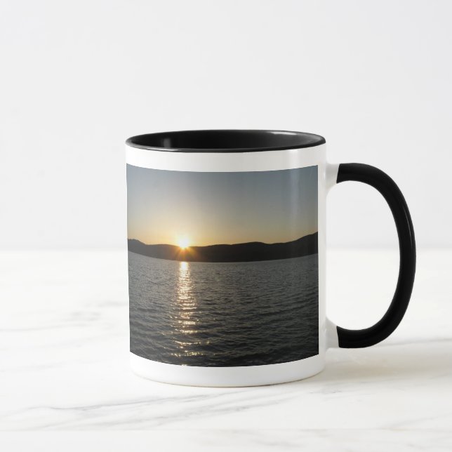 Taza Atardecer en el lago Onota: Horizontal (Derecha)