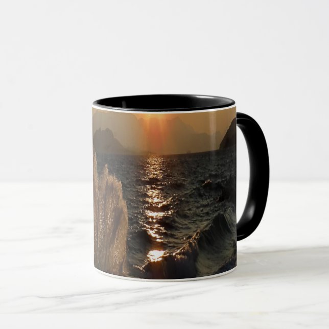 Taza Atardecer sobre olas en la costa de Croacia (Anverso derecho)