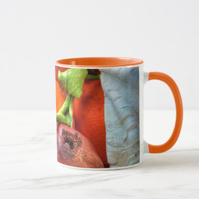 Taza Aún-vida de las cáscaras y de las frutas (Derecha)