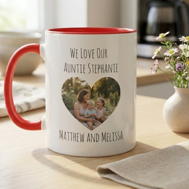 Taza Auntie Mother's Day Wildflower Photo Heart (Auntie photo heart design with a wildflower meadow vibe—perfect birthday gift idea for her.)