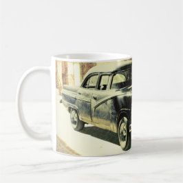 Taza Auto estadounidense en la calle en La Habana vieja