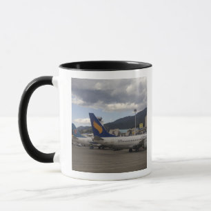 Taza Aviones de aviación nacionales chinos en fila