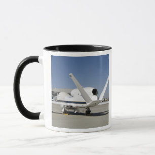 Taza Aviones sin tripulación del halcón global