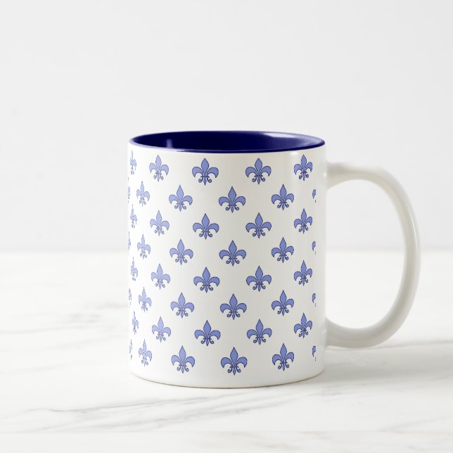 Taza azul del modelo de la flor de lis (Derecha)