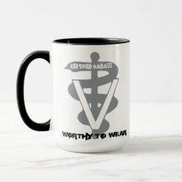 Taza Badass Certificada Veterinaria - Vale La Pena Usar