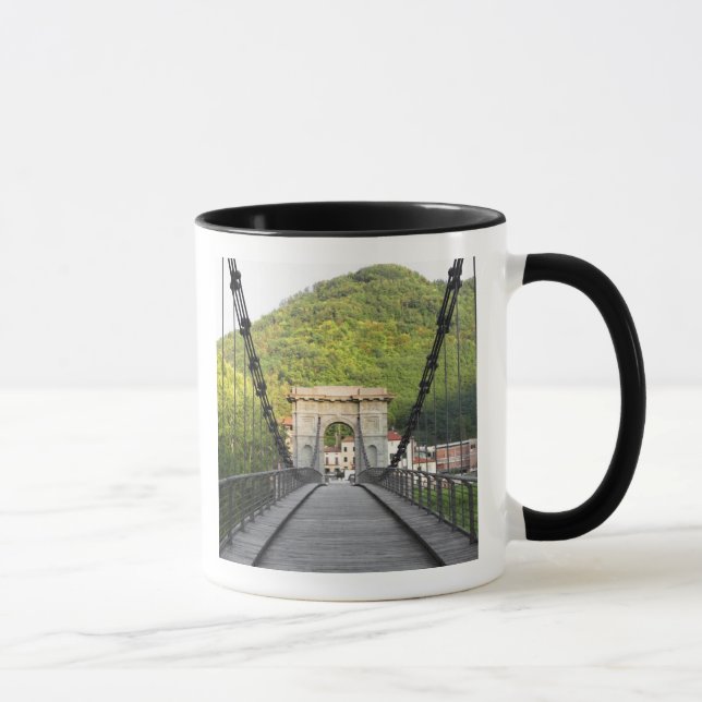 Taza Bagni di Lucca, Toscana, Italia - Un viejo puente (Derecha)