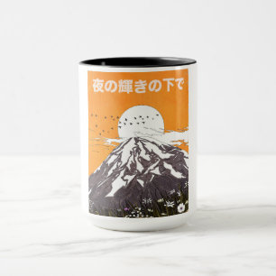 Taza bajo el resplandor de la noche