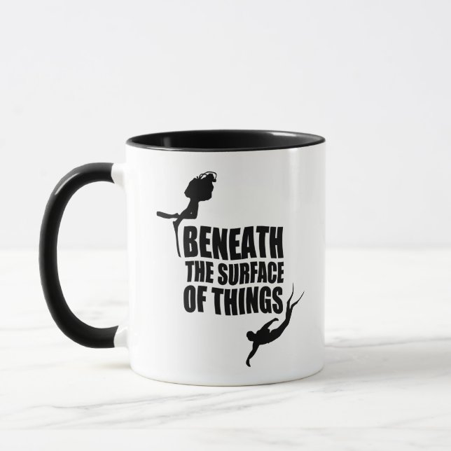 Taza Bajo La Superficie | Cita de buceo Scuba (Izquierda)