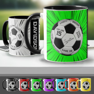 Taza Balón de fútbol personalizado con texto verde cump