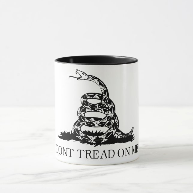 Taza Bandera de Gadsden Rattlesnake: Guerra Revoluciona (Centro)