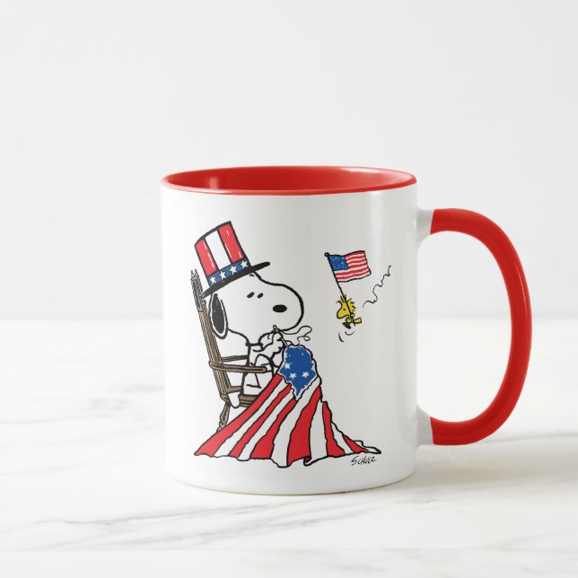 Taza Bandera de Snoopy Sgire el 4 de julio (Derecha)