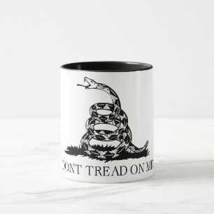 Taza Bandera Gadsden de serpiente de cascabel: Lucha, R