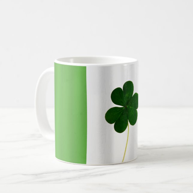 Taza Bandera irlandesa del Día de San Patricio Shamrock (Anverso izquierdo)
