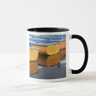 Taza barcas de remo en el río Támesis en Henley-on-Tham