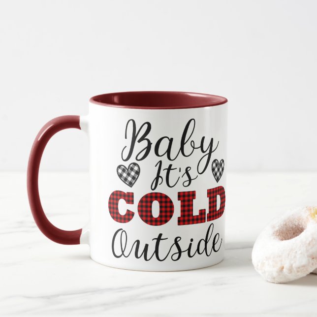 Taza Bebé está frío fuera de la cesta de invierno (Con donut)