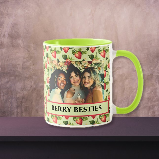 Taza Berry Bestis Green y Red Friends Photo Mug (Berry Besties Green and Red Friends Photo Mug)