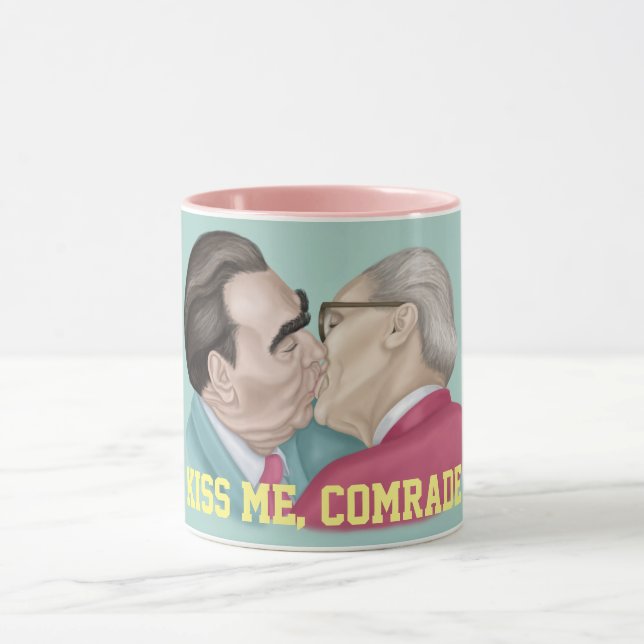 Taza Bésame camarada - Brezhnev besando a Honecker (Centro)