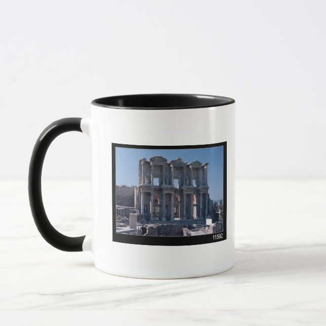 Taza Biblioteca de Celsus, construida en el ANUNCIO 135 (Izquierda)