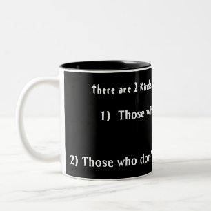 Taza Bicolor 2 Tipos de personas en este mundo