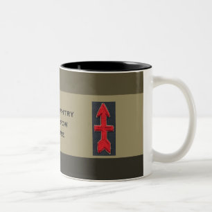 Taza Bicolor 32do Brigada roja de la flecha de la infantería