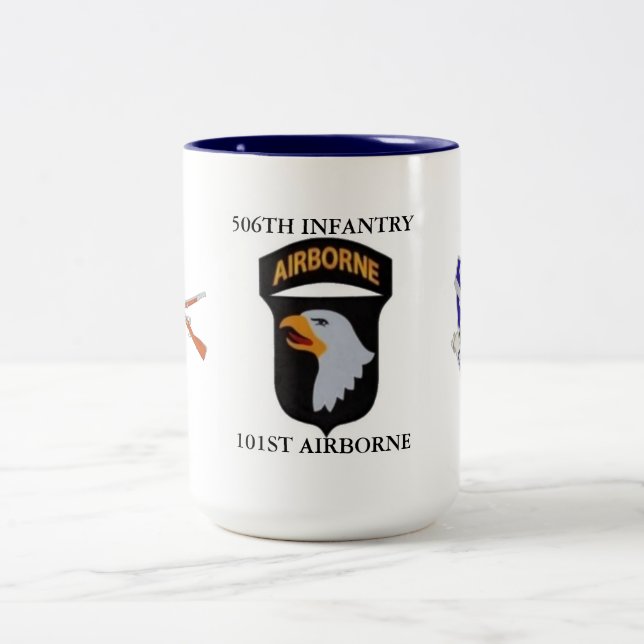 Taza Bicolor 506TH La INFANTERÍA ASALTA (Centro)