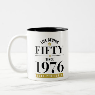 Taza Bicolor 50 años La vida comienza a los cincuenta 1976 Cump