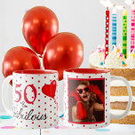 Taza Bicolor 50 y Fabulous Photo y Red 50th Birthday WH Red<br><div class="desc">Personalice este producto de fiesta de 50 años. Con y sin puntos de polka. Celebra que cumpla 50 años y es fabuloso. Este tema de la tipografía y un colorido globo cardíaco. Un diseño moderno, divertido y elegante. El tipo de letra del estilo de script y los colores se pueden...</div>