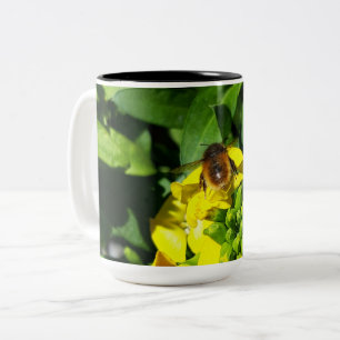 Taza Bicolor Abeja a las flores amarillas